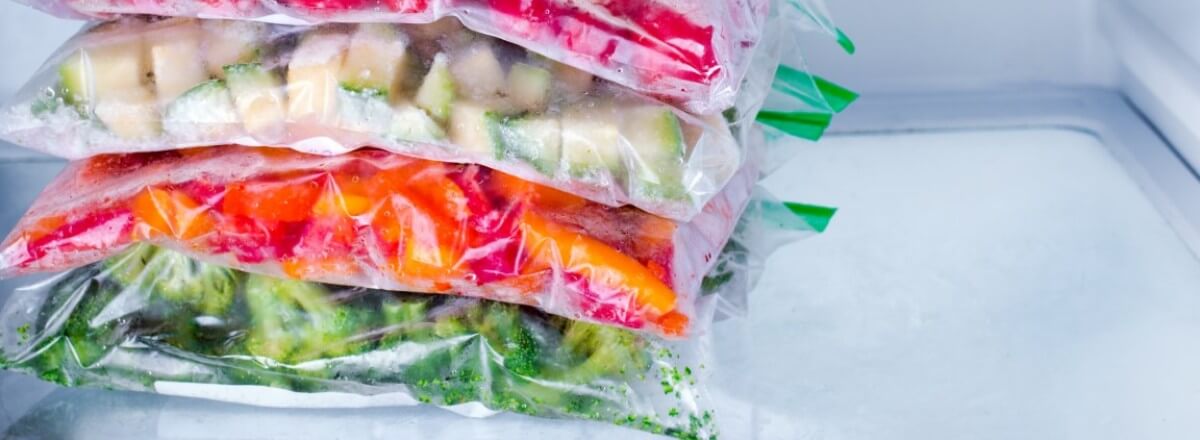 what causes my fridge to freeze food